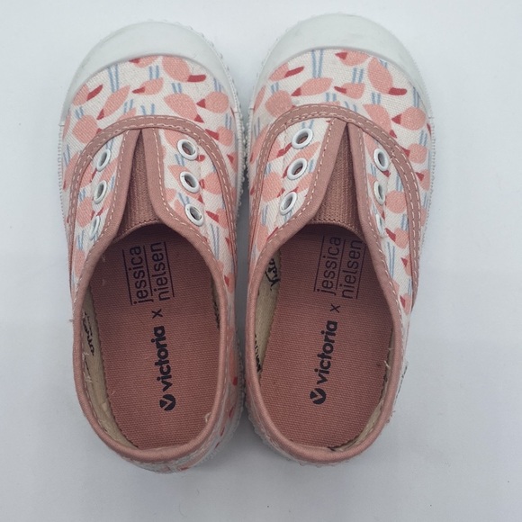 VICTORIA GIRL'S LACELESS SNEAKERS NUDE. - Picture 8 of 11